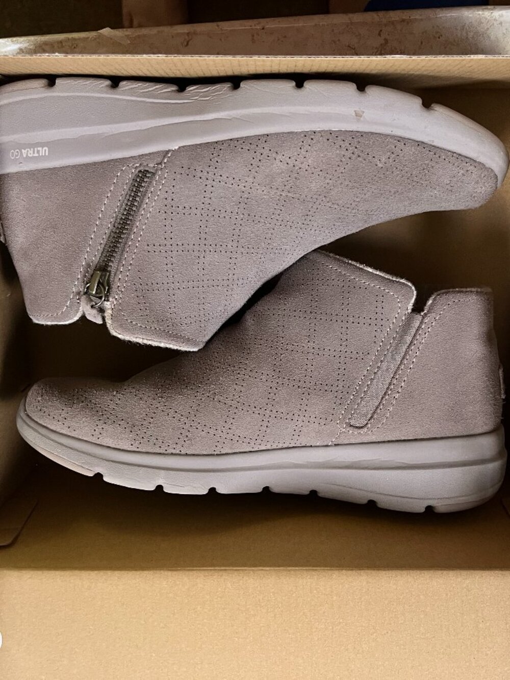 LADIES SIZE 9 DARK TAUPE SKETCHERS GO WALK BOOTS 144211 AIR COOLED YOGA MAT